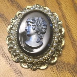 Vintage Mourning Cameo Pin / Pendant